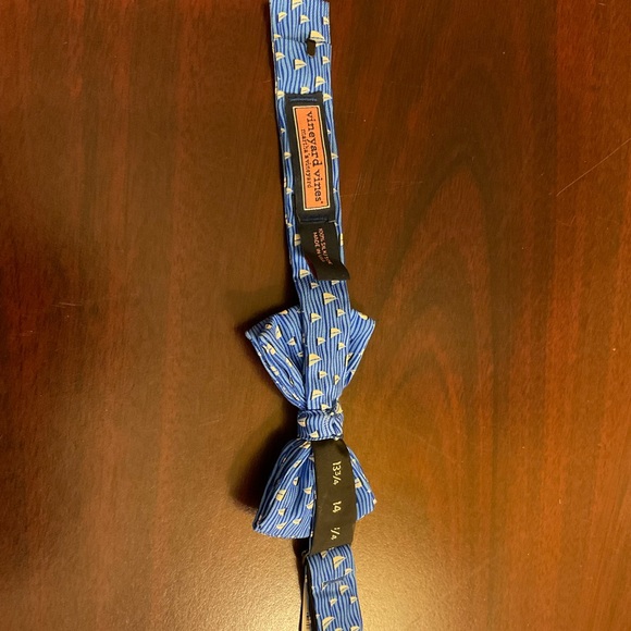 Vineyard Vines Bow tie - Picture 3 of 3